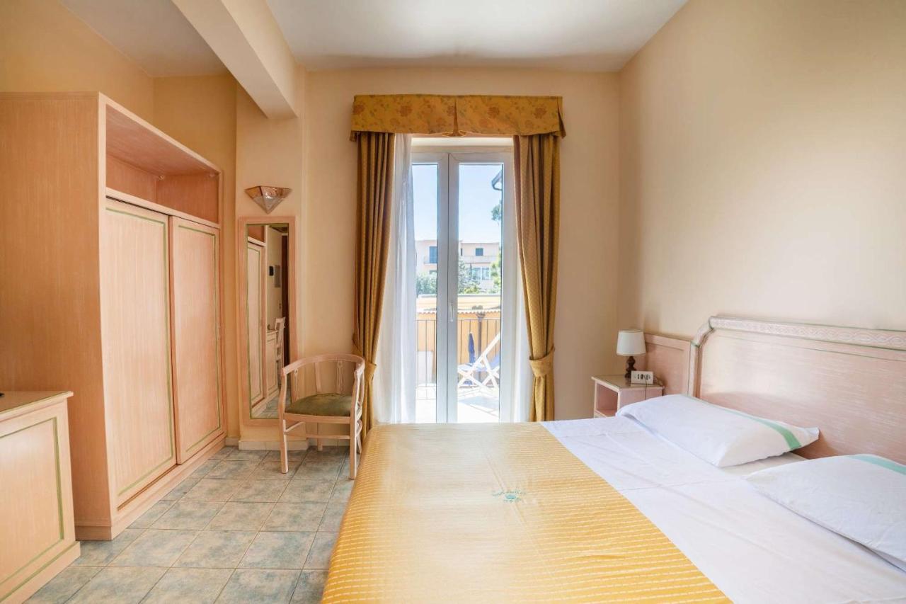 איסקיה Hotel Royal Terme מראה חיצוני תמונה